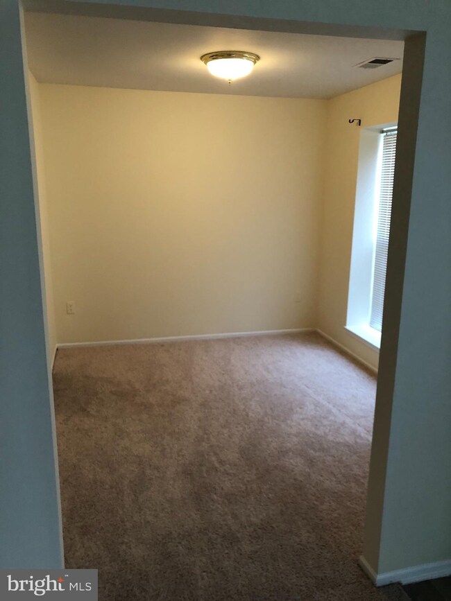 2889 Madeira Ct unit 10, Woodbridge, VA 22192 - photo 4