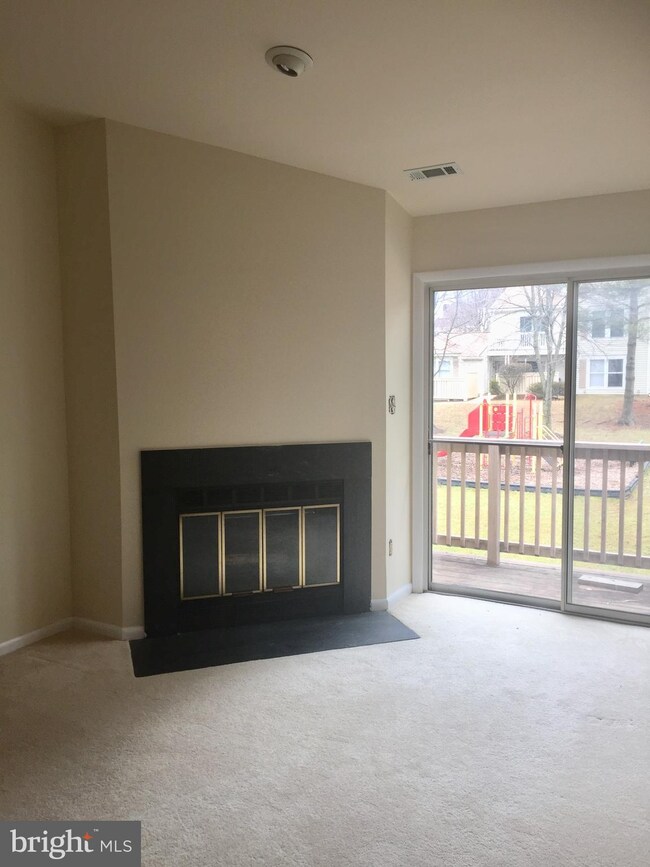 19911 Appledowre Cir, Germantown, MD 20876 - photo 4