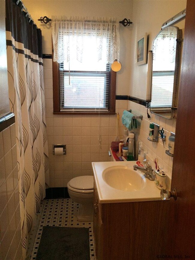 531 Bradford St, Albany, NY 12206 - photo 6