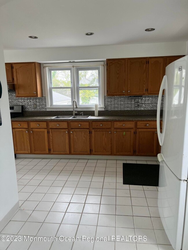 367 W Park Ave, Oakhurst, NJ 07755 - photo 3