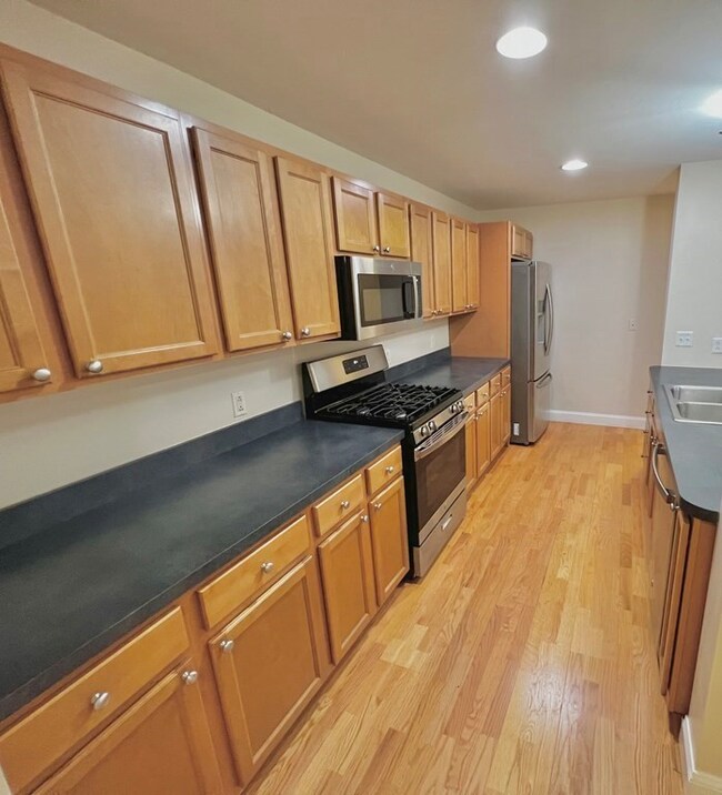 19 Broad St unit 201, Merrimac, MA 01860 - photo 7