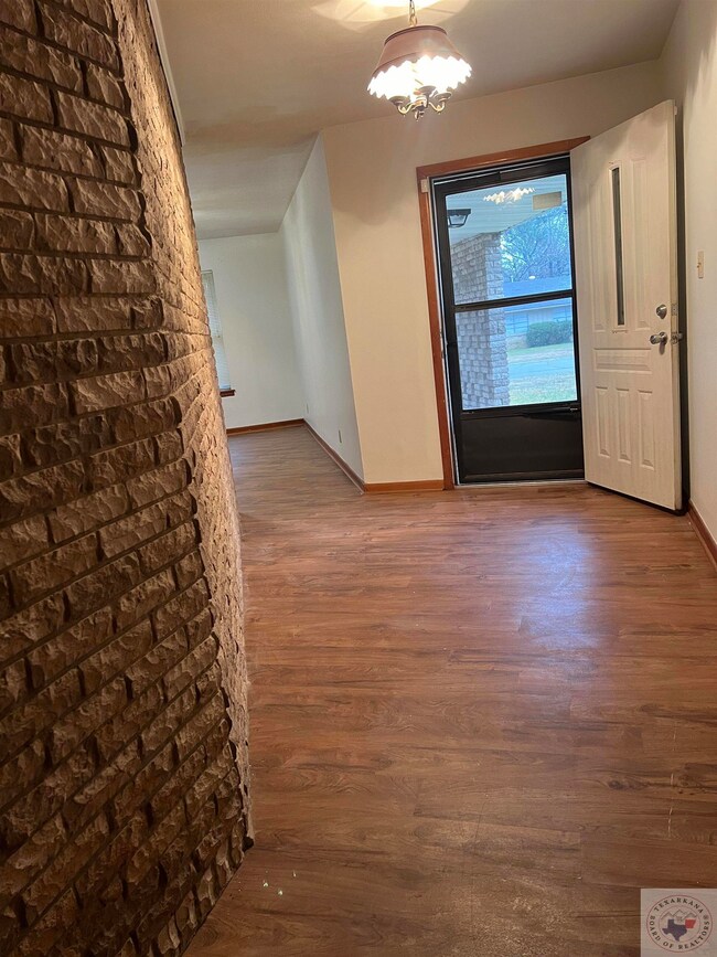 811 Hawkins Ave, Wake Village, TX 75501 - photo 6