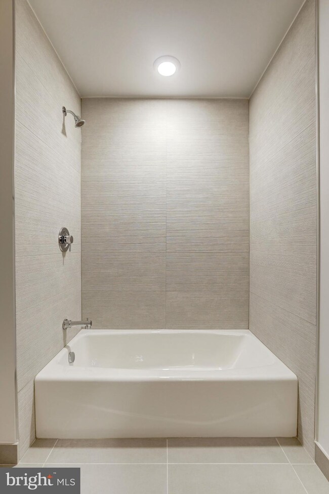 525 Water St SW unit 423, Washington, DC 20024 - photo 7