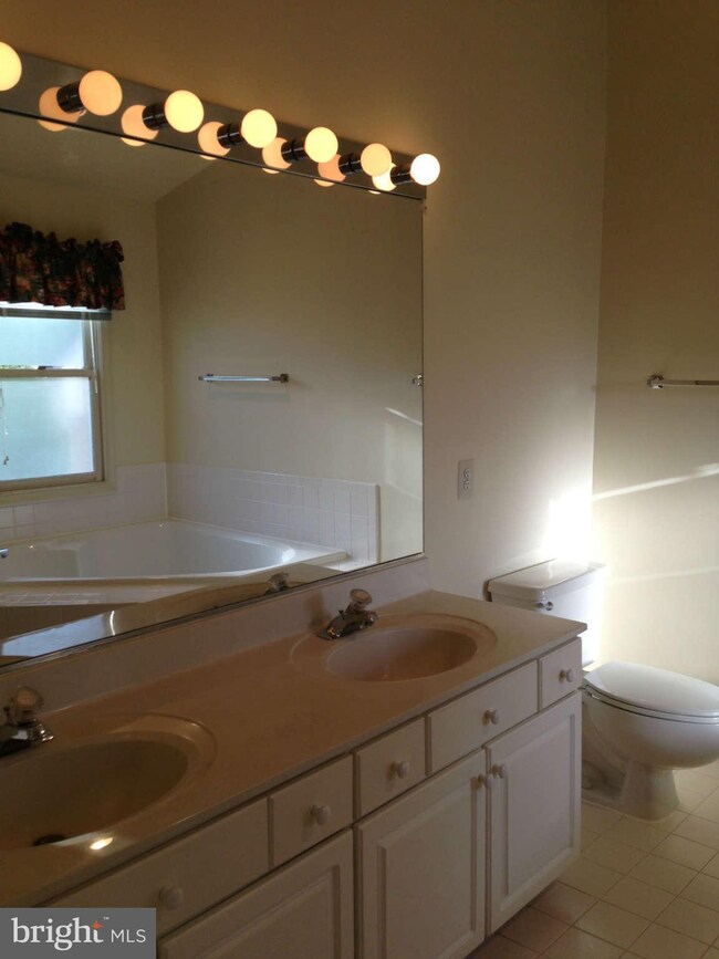 2913 Oakton Crest Place, Vienna, VA 22181 - photo 5