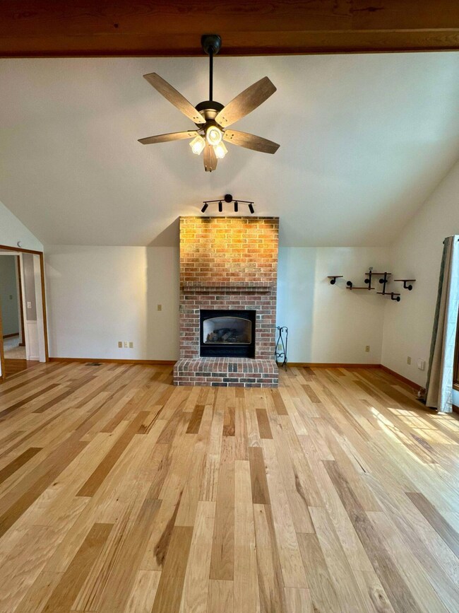 905 Park St, Nixa, MO 65714 - photo 5