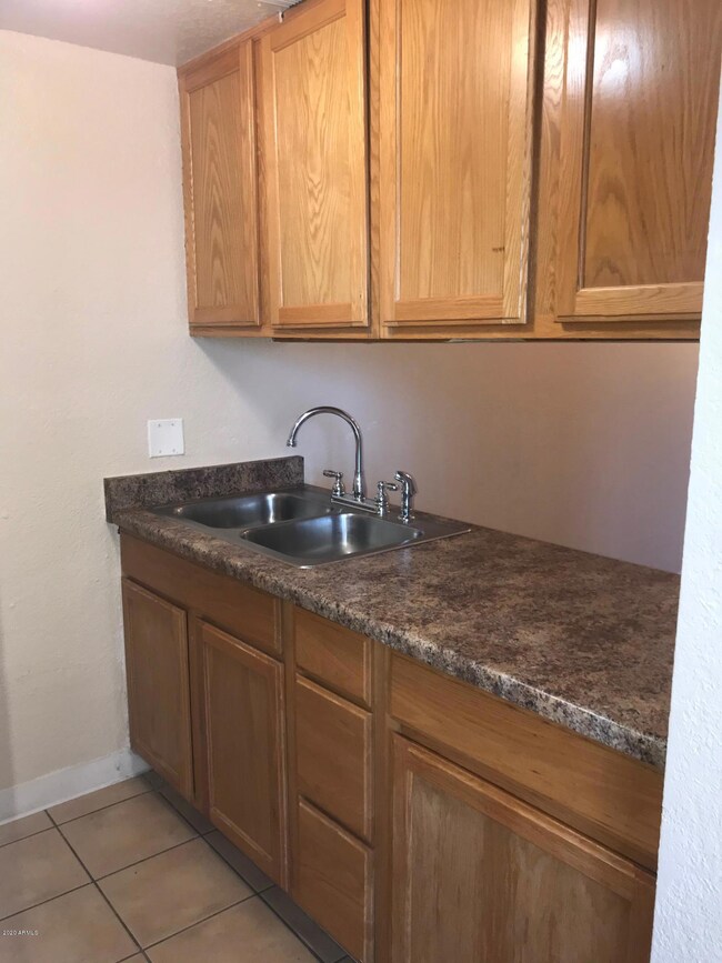 3141 E Cypress St unit 2, Phoenix, AZ 85008 - photo 6