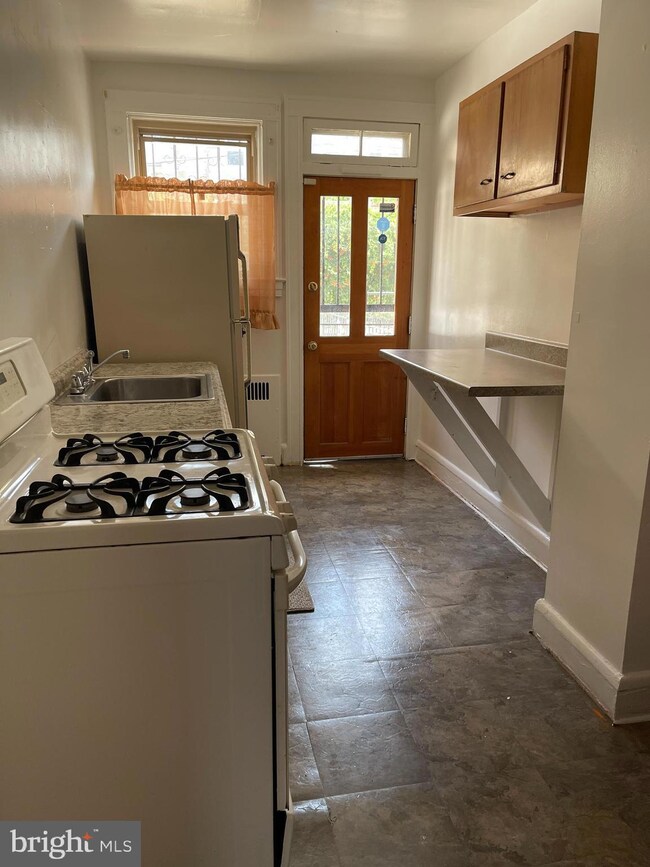 4515 Homer Ave, Baltimore, MD 21215 - photo 6