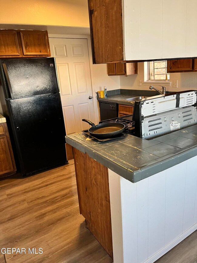 374 Lomaland Dr, El Paso, TX 79907 - photo 7