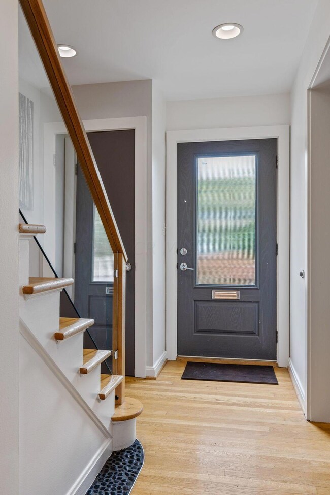 15-web-or-mls-2023-8-23 1545 Barrington
