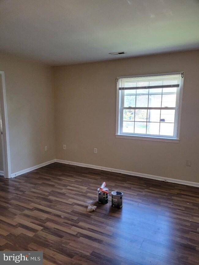 650 W 11th St unit E, Front Royal, VA 22630 - photo 2