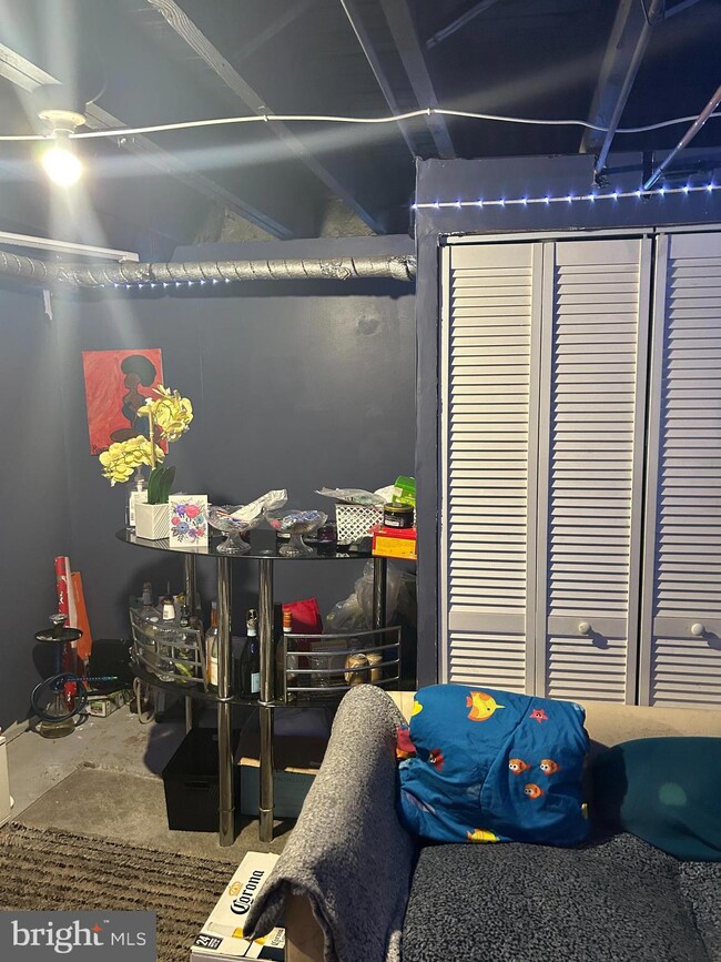 7034 Radbourne Rd, Upper Darby, PA 19082 - photo 5