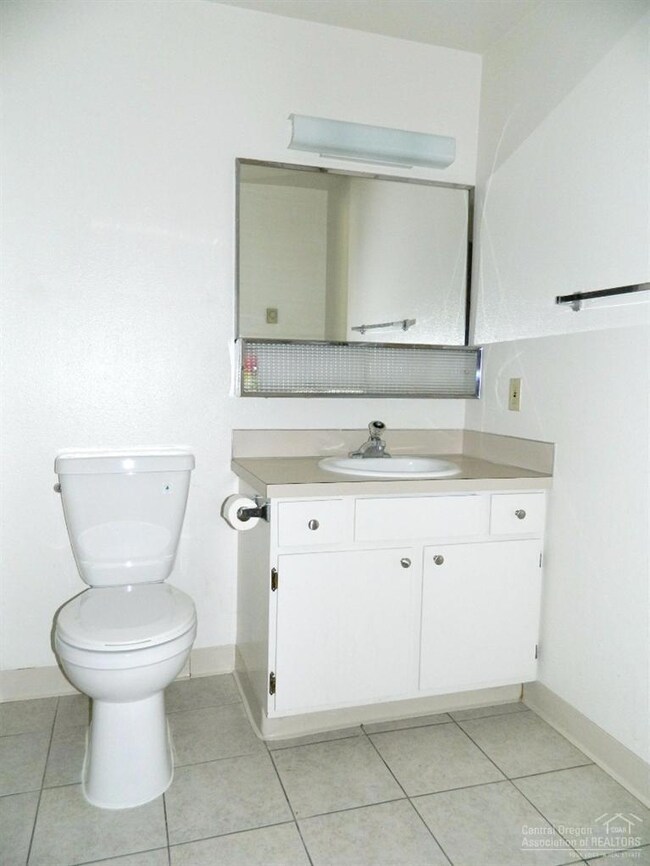 2405 SW 30th St, Redmond, OR 97756 - photo 7