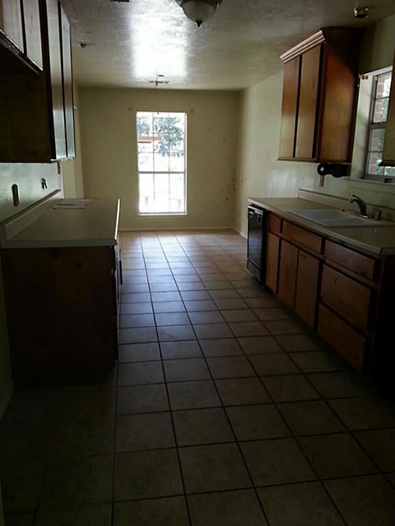 13402 Sundale Rd, Houston, TX 77038 - photo 5