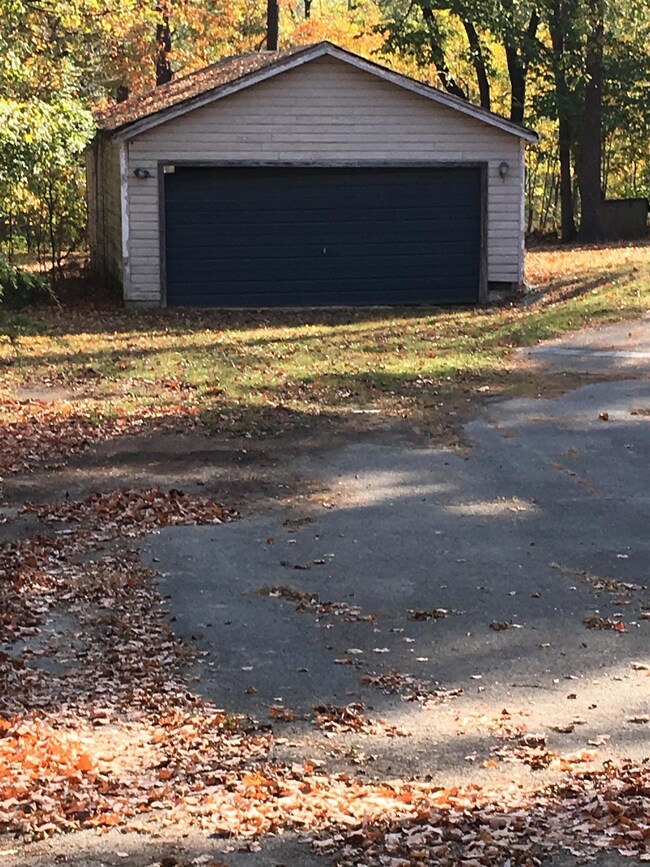 303 Oakdale St, Manchester, TN 37355 - photo 5