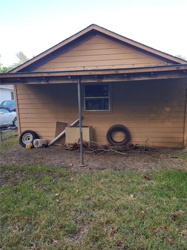 9225 Sandra St, Houston, TX 77016 - photo 6