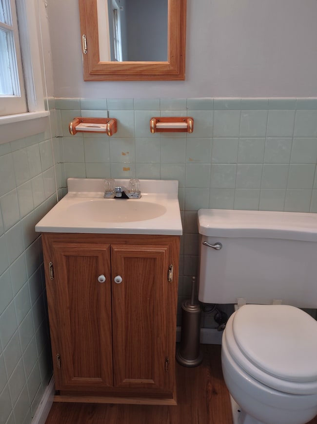 Half Bath in 1st BR