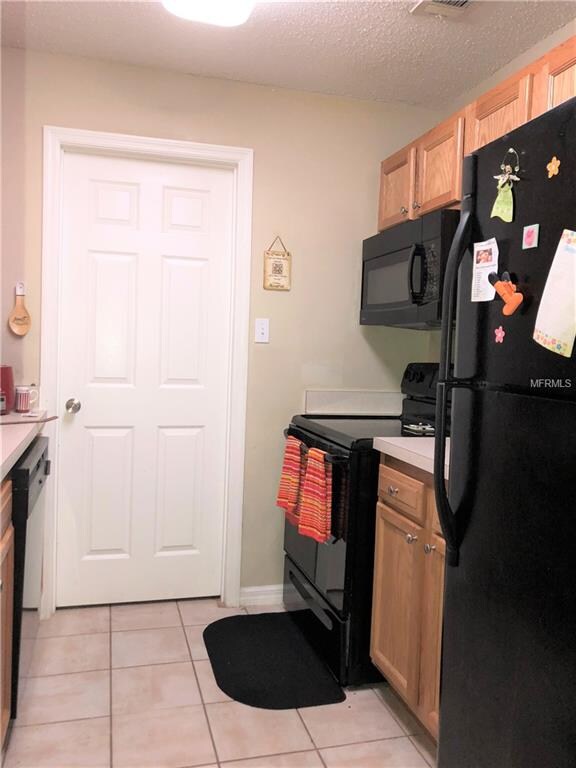 Kitchen - Ceramic Tile Floors