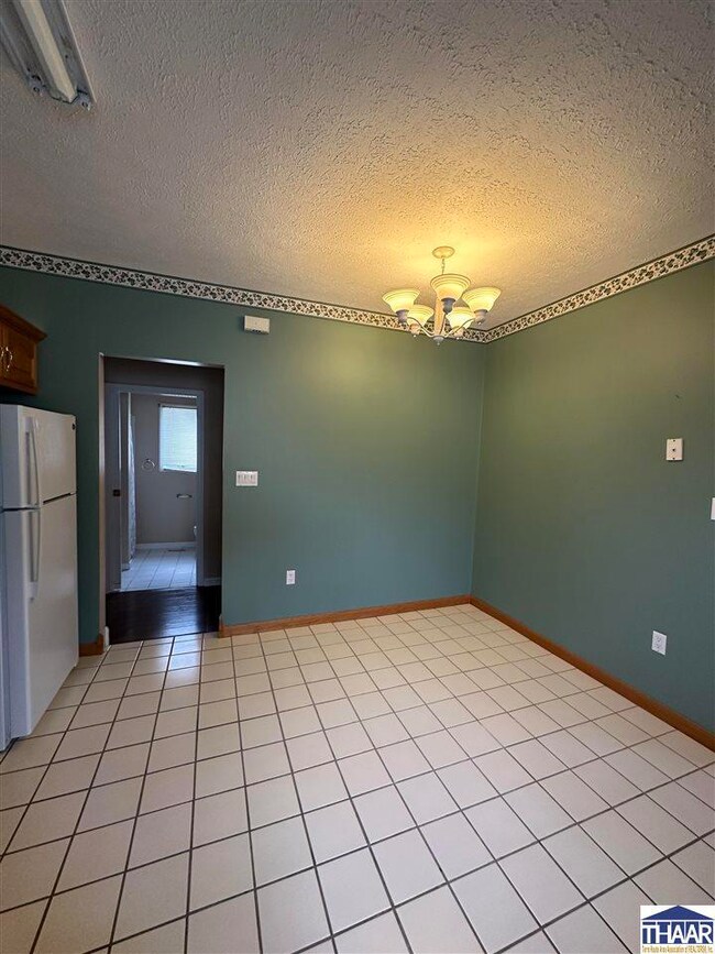 869 E Vincennes St, Linton, IN 47441 - photo 5