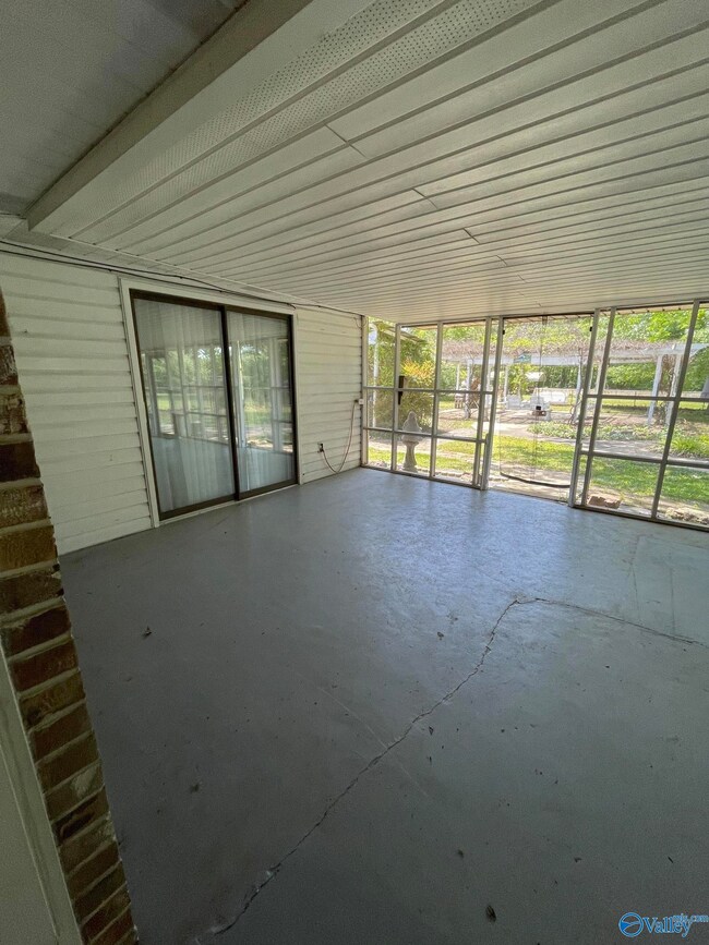 216 6th St, Rainbow City, AL 35906 - photo 4