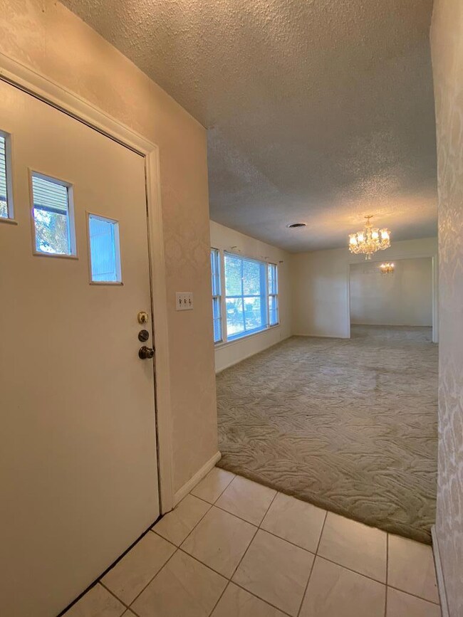 2917 Avenue L, Bay City, TX 77414 - photo 2