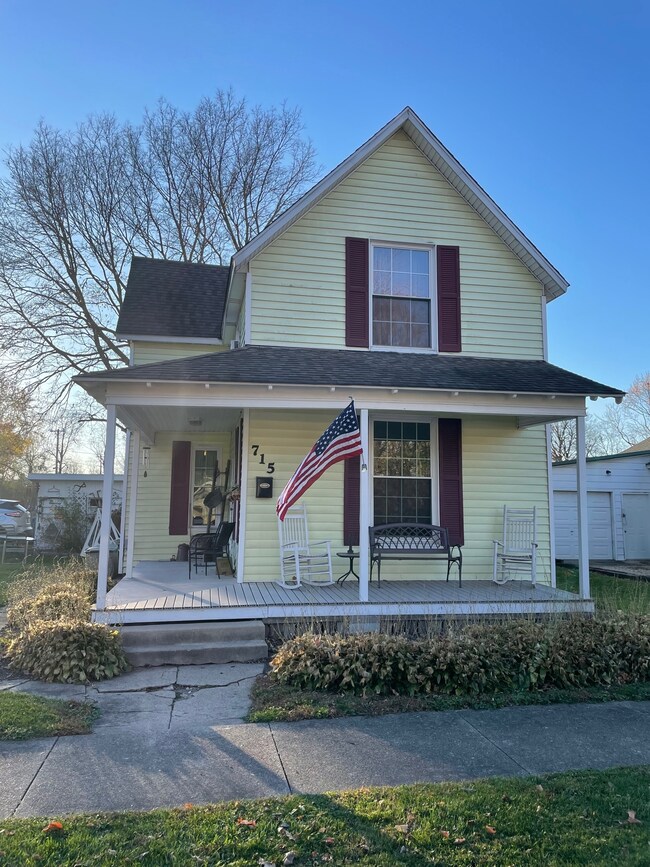 715 8th St, Covington, IN 47932 - photo 2