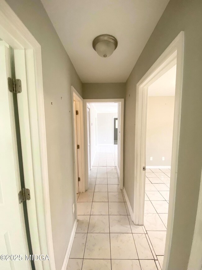 2444 Rocky Creek Rd, Macon, GA 31206 - photo 7