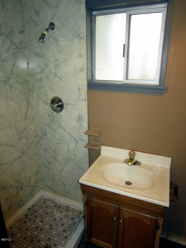 213 SE Neptune Ave, Lincoln City, OR 97367 - photo 3