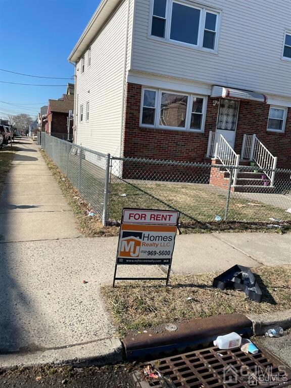 15 Charles St unit 2 FLR, Carteret, NJ 07008 - photo 3