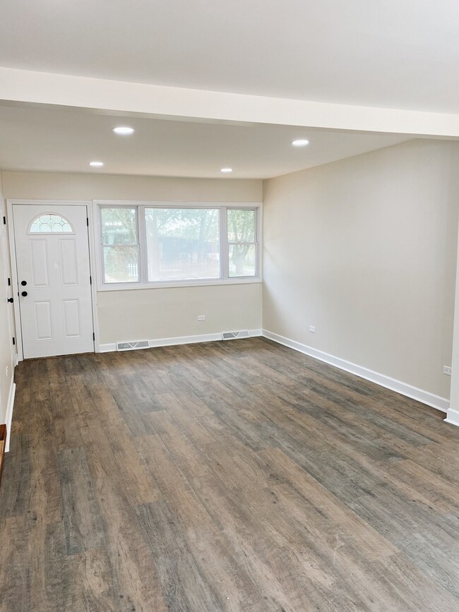 2114 Horeb Ave, Zion, IL 60099 - photo 3