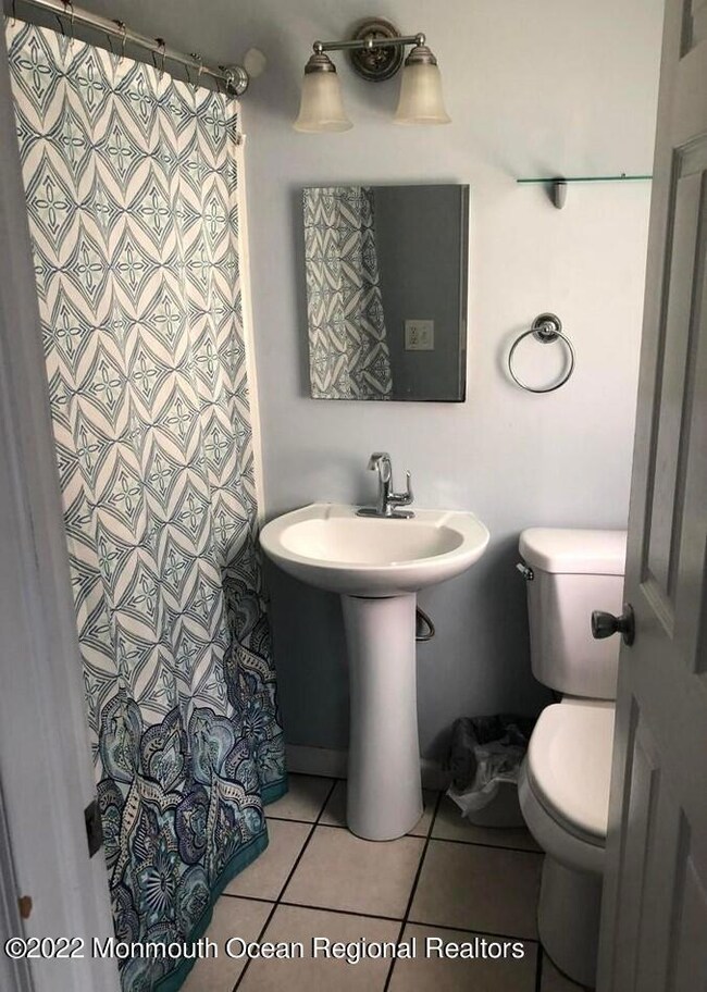 7th ave bathroom edited