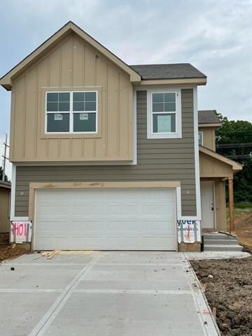 1401 Newport Ln, Raymore, MO 64083 - photo 4