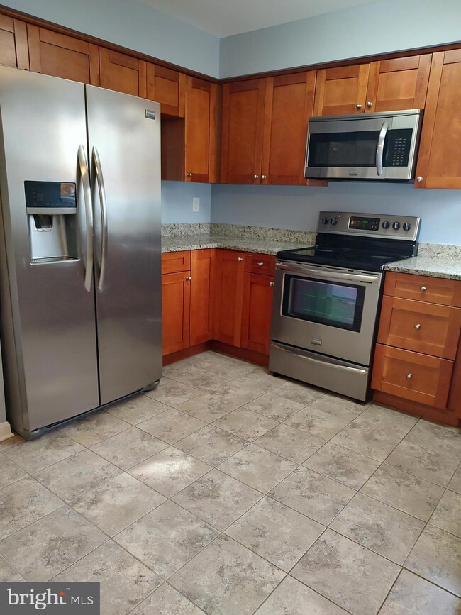 9602 Clocktower Ln, Columbia, MD 21046 - photo 2