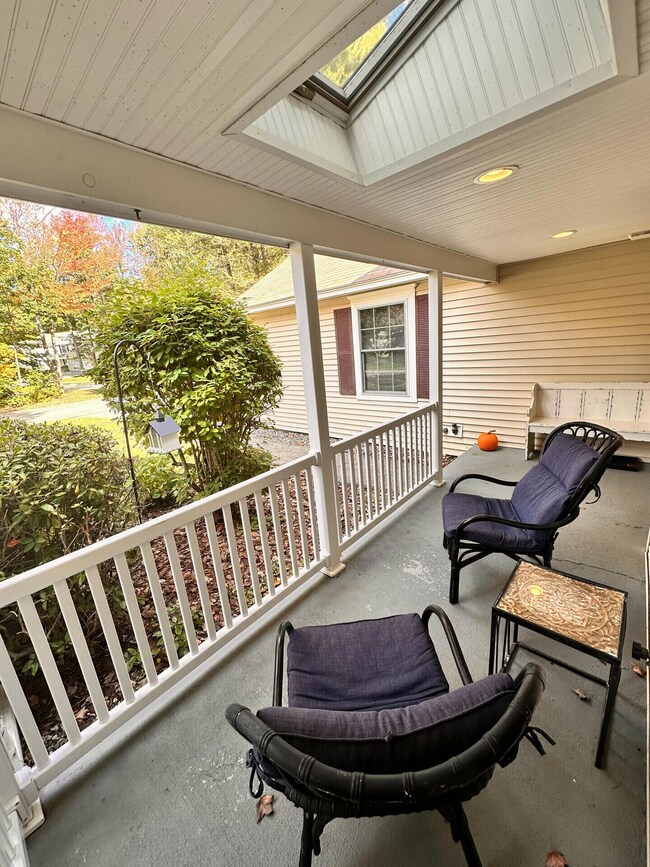 23 Cambridge Ct, Kennebunk, ME 04043 - photo 2