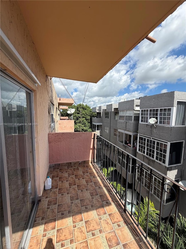 1055 W 77th St unit 411, Hialeah, FL 33014 - photo 2