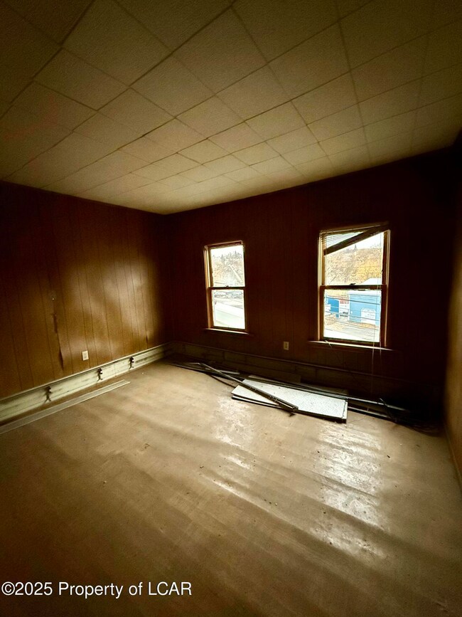 813 E Shamokin St, Shamokin, PA 17872 - photo 7