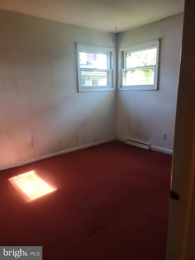 6726 Duke Dr, Alexandria, VA 22307 - photo 5