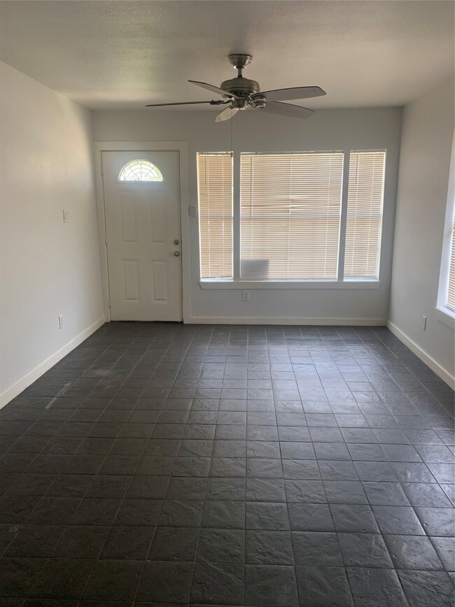 5204 Gano St unit A, Houston, TX 77009 - photo 3