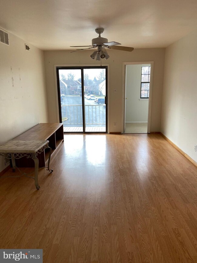 556B Willow Turn, Mount Laurel, NJ 08054 - photo 4