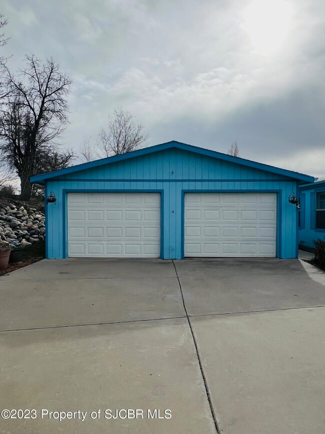 Detached Garage