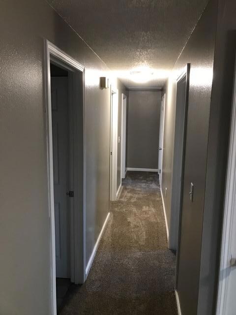 Hallway<|><|>