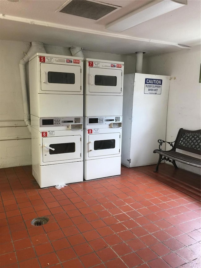 9119 Tudor Dr unit E102, Tampa, FL 33615 - photo 4