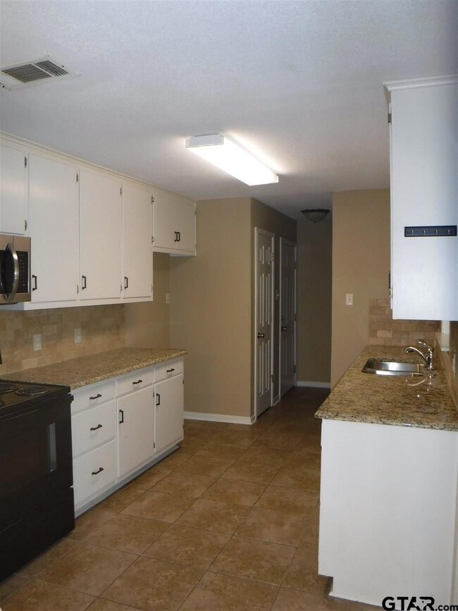 3424 3424 Duncan, Kilgore, TX 75662 - photo 6