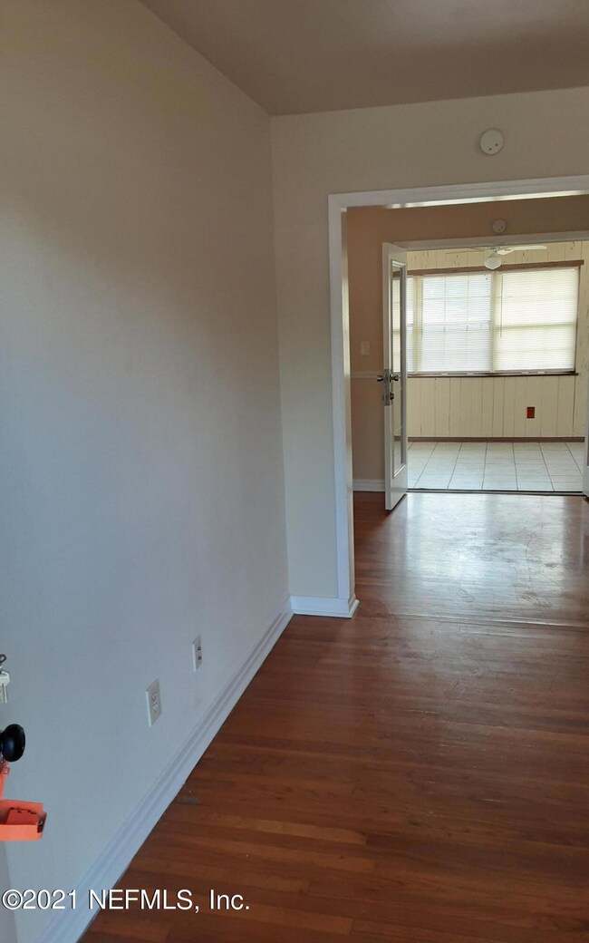 2455 Ormsby Cir W, Jacksonville, FL 32210 - photo 5