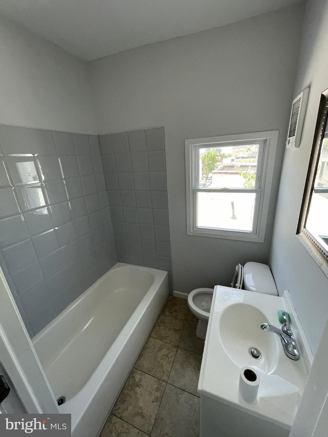 1017 W Huntingdon St unit . 3, Philadelphia, PA 19133 - photo 6