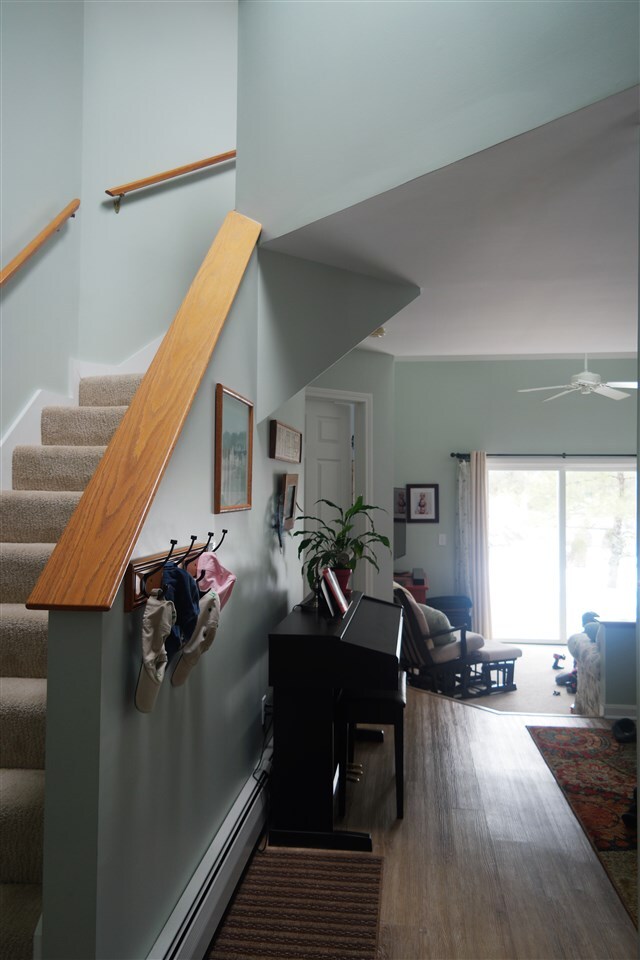 11 Magnolia Cir, White River Junction, VT 05001 - photo 5