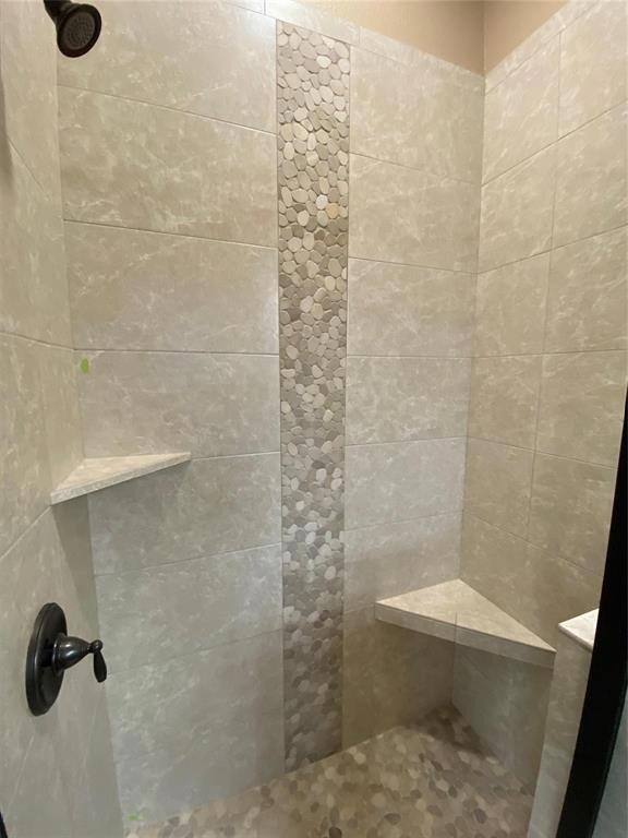 3303 Windcrest Dr, Granbury, TX 76049 - photo 7