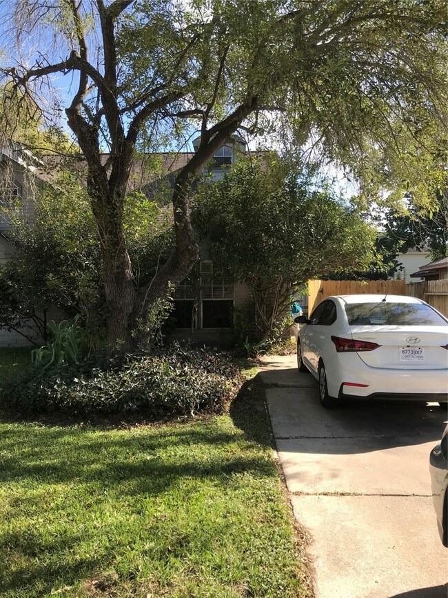 11014 Longtom Ct, Houston, TX 77086 - photo 2