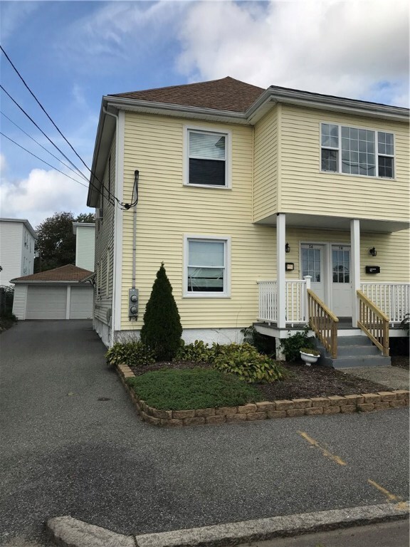 56 Baxter St, Pawtucket, RI 02861 - photo 3