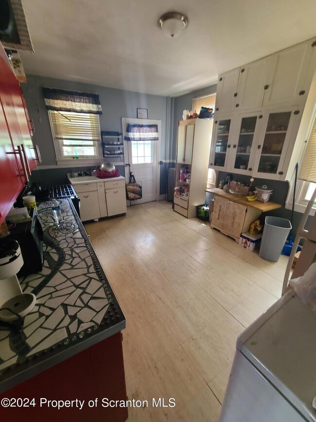 43 Wyoming St, Wilkes Barre, PA 18702 - photo 6