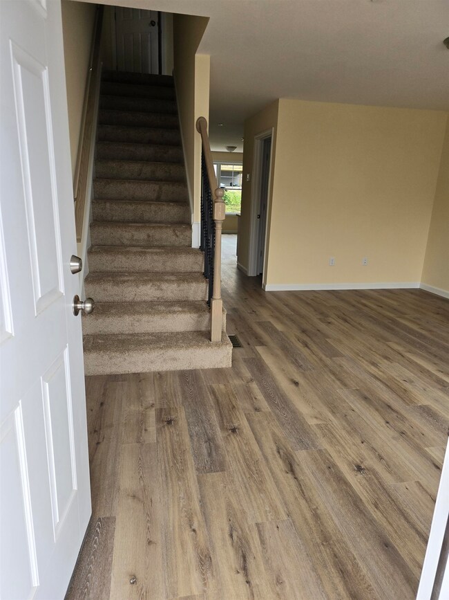 6 Hunt St, Hooksett, NH 03106 - photo 6